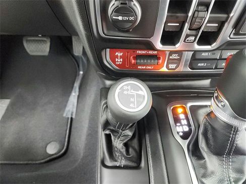 New 2026 Jeep Wrangler Unlimited Rubicon w/ Technology Group image 25