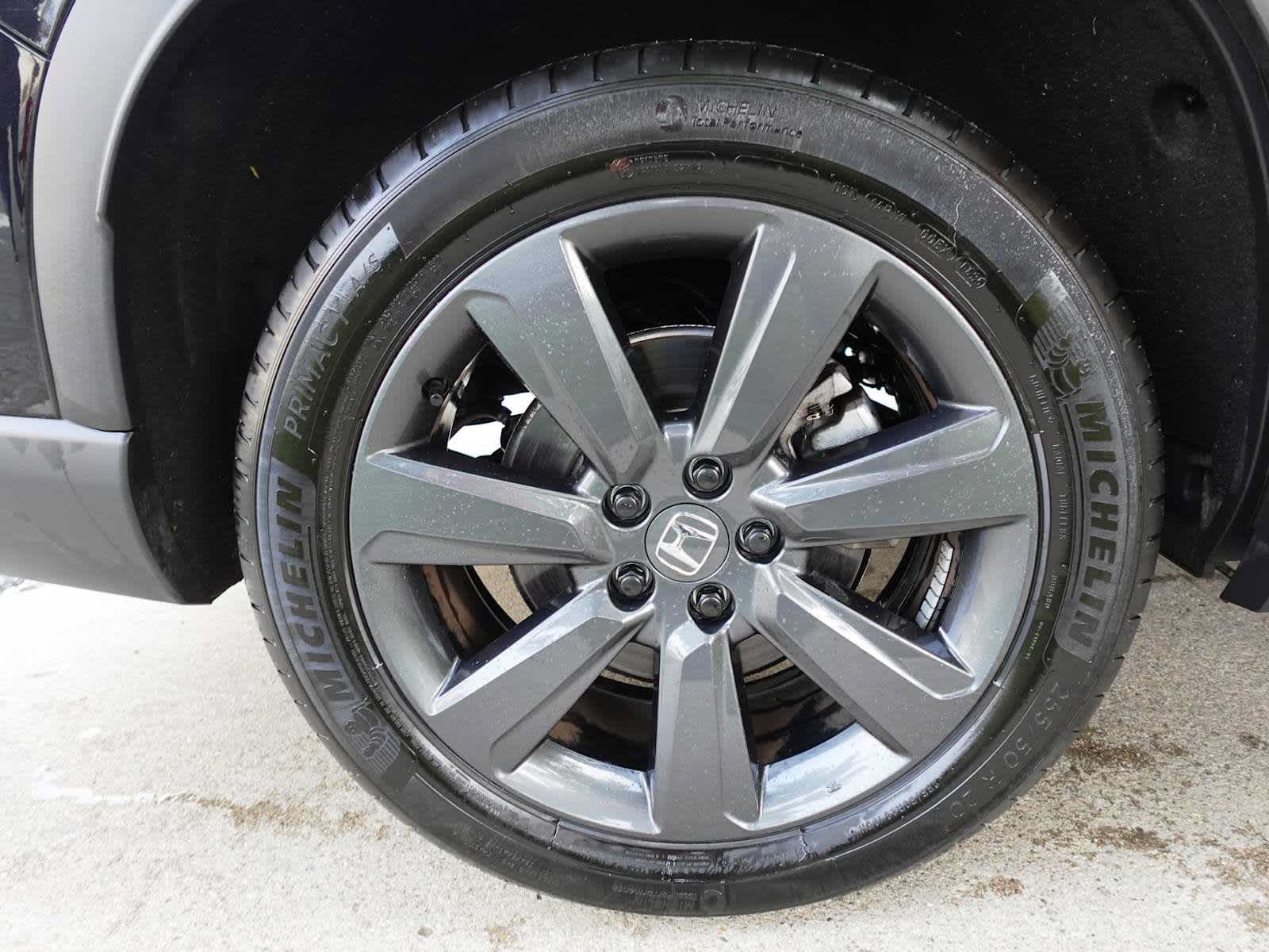 Used 2025 Honda Pilot Sport image 9
