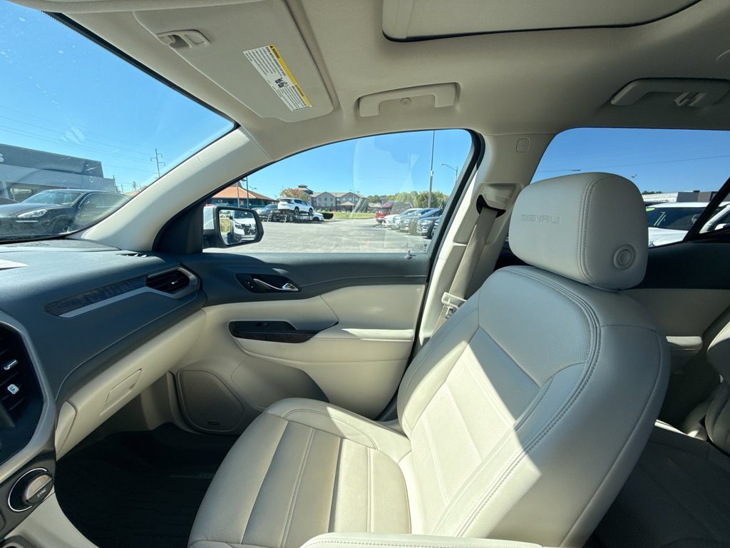 Used 2022 GMC Acadia Denali w/ Denali Ultimate Package AWD/4WD image 33