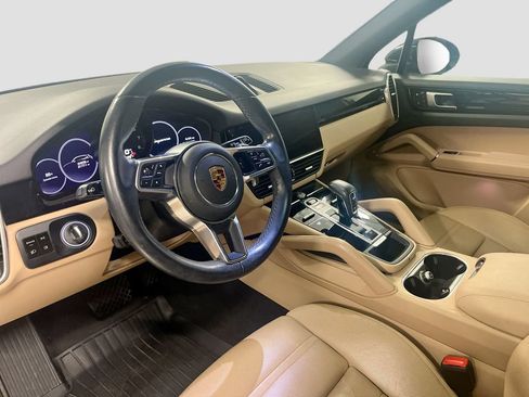 Certified 2021 Porsche Cayenne AWD/4WD image 4