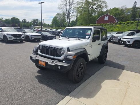 Certified 2025 Jeep Wrangler Sport AWD/4WD image 3