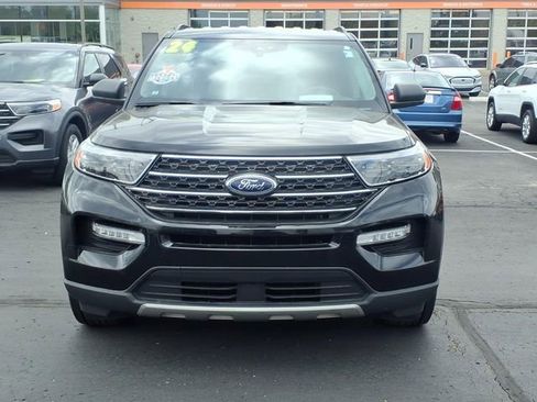Used 2024 Ford Explorer XLT w/ Equipment Group 202A AWD/4WD image 2