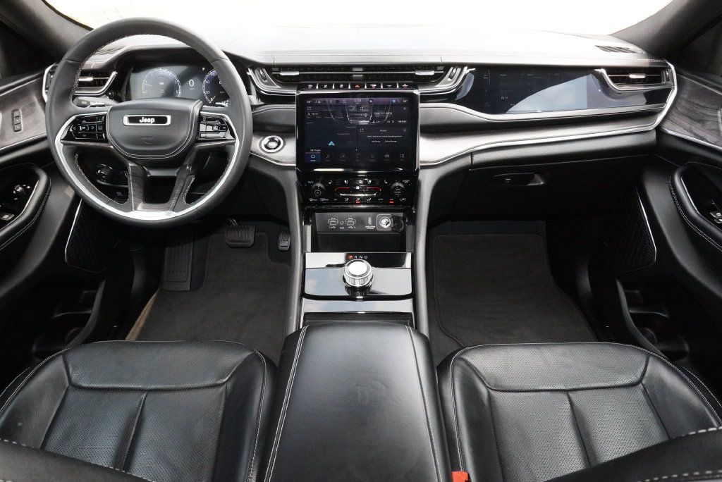Used 2023 Jeep Grand Cherokee Overland RWD image 23