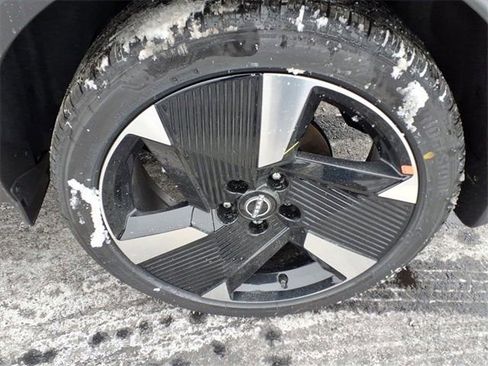 New 2026 Nissan Kicks SR w/ Cold Weather Package image 7