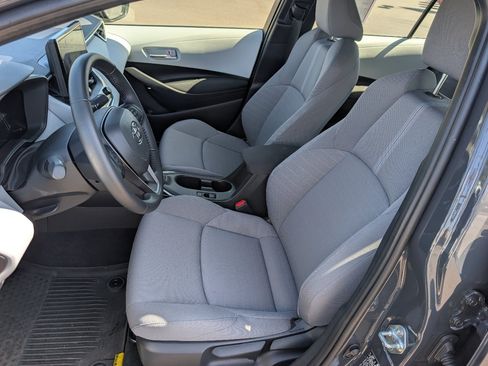 Used 2026 Toyota Corolla SE FWD image 2