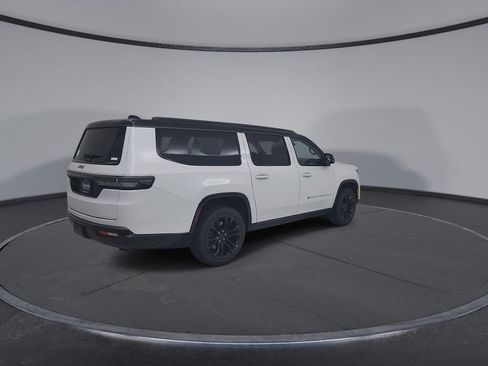 New 2026 Jeep Grand Wagoneer L Summit AWD/4WD image 16