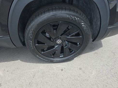 New 2026 Volkswagen Atlas SE FWD image 28