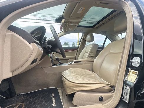 Used 2011 Mercedes-Benz C 300 C 300 Luxury Sedan 4D image 9