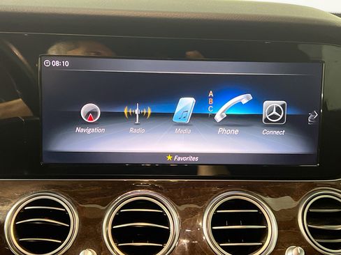Used 2019 Mercedes-Benz E 300 image 26