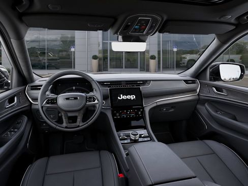 New 2025 Jeep Grand Cherokee Overland w/ Adv Protech Group III AWD/4WD image 15