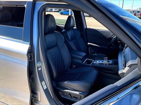 Used 2023 Mitsubishi Outlander SEL image 8