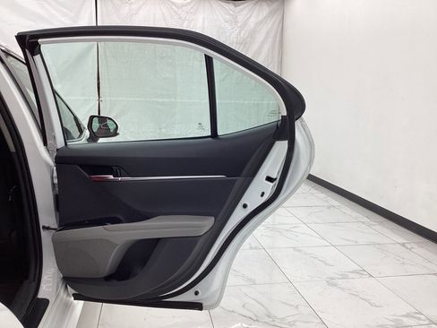 Used 2020 Toyota Camry SE image 25