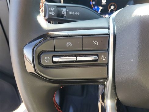 Used 2024 Chevrolet Colorado Z71 w/ Z71 Convenience Package 2 image 11