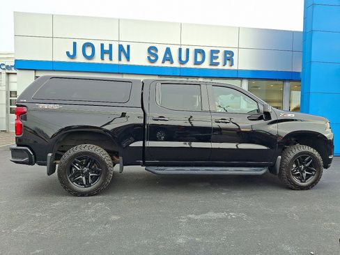 Used 2020 Chevrolet Silverado 1500 LT Trail Boss w/ Midnight Edition image 7