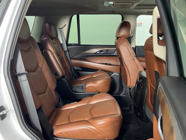 Used 2018 Cadillac Escalade Luxury AWD/4WD image 34