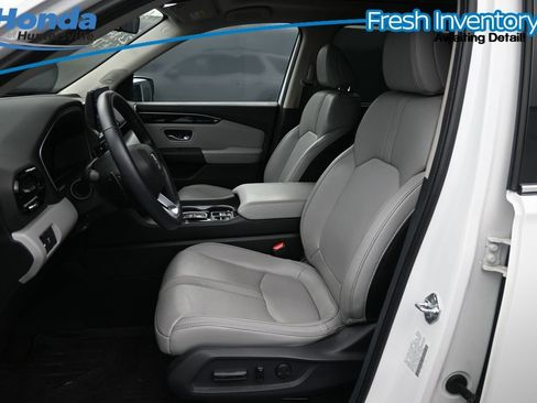 Used 2024 Honda Pilot Touring image 16