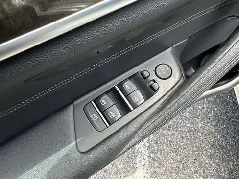 Used 2021 BMW 530e w/ Parking Assistance Package RWD image 19