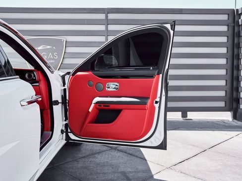 Used 2022 Rolls-Royce Ghost w/ Ghost Package image 22