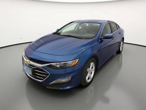 Used 2024 Chevrolet Malibu LT image 3