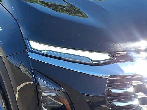 Used 2025 Chevrolet Equinox LT AWD/4WD image 28