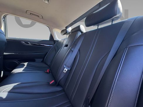 Used 2023 Genesis G80 2.5T image 3