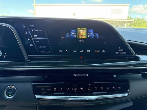 Used 2024 Cadillac Escalade ESV Sport w/ LPO, ONYX Package AWD/4WD image 24