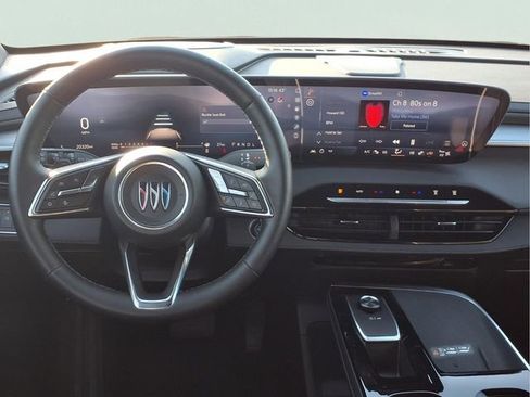 Certified 2025 Buick Enclave Preferred image 4