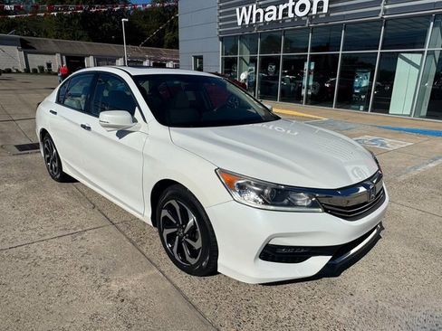 Used 2017 Honda Accord EX image 16