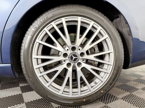 Used 2021 Mercedes-Benz CLA 250 4MATIC w/ Premium Package image 24