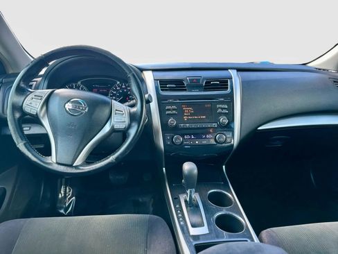 Used 2013 Nissan Altima 2.5 SV FWD image 9