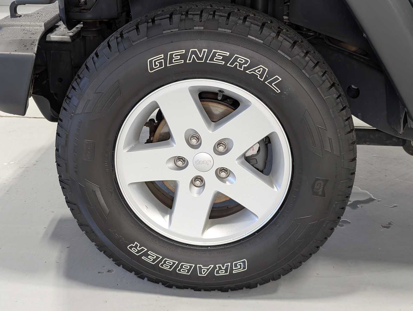 Used 2017 Jeep Wrangler Sport w/ Quick Order Package 23S AWD/4WD image 3