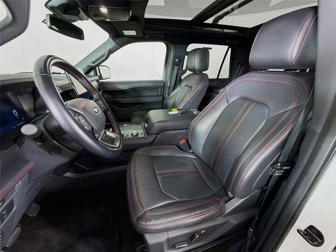 Used 2022 Ford Expedition Limited image 11