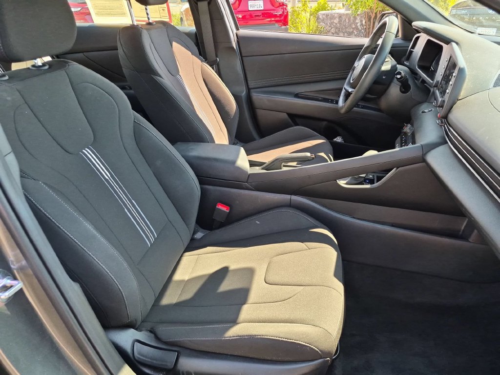 Used 2026 Hyundai Elantra Sport FWD image 31