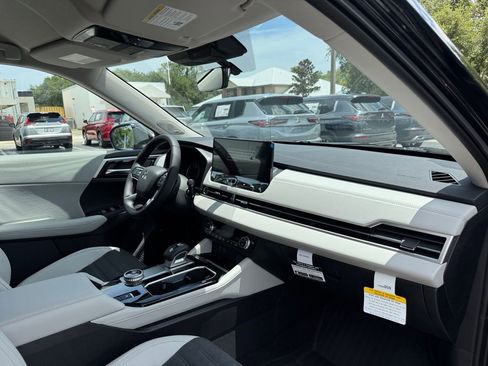 New 2025 Mitsubishi Outlander SE image 27