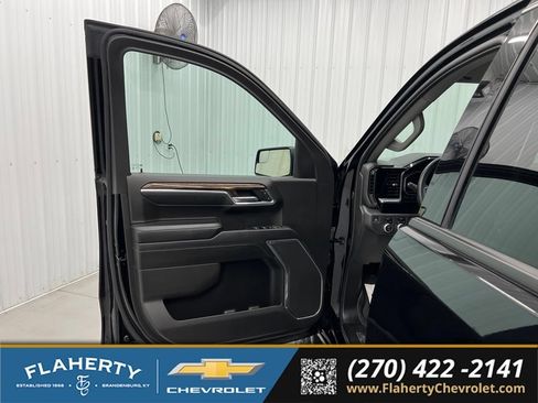 Used 2024 GMC Sierra 1500 Elevation w/ LPO, Elevation Black Package AWD/4WD image 8