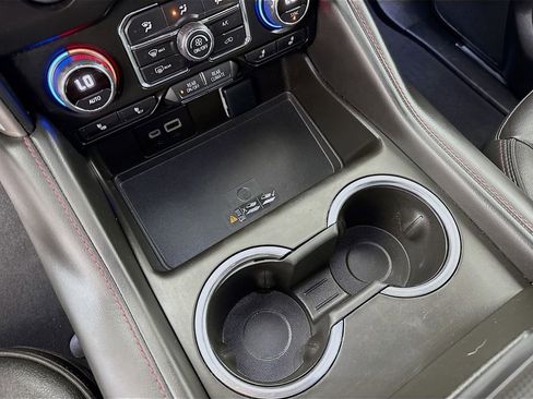 Used 2022 Chevrolet Suburban RST image 34