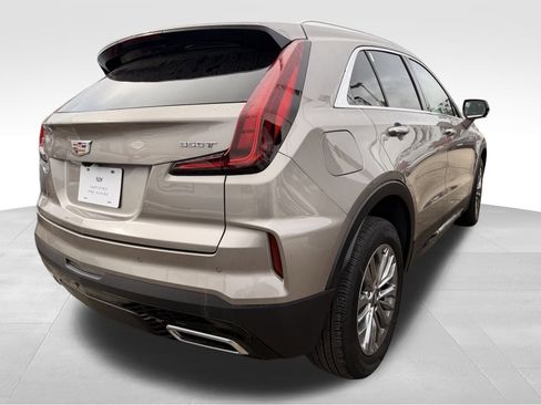 Certified 2025 Cadillac XT4 Premium Luxury image 4