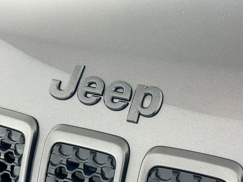 Used 2021 Jeep Cherokee Latitude Lux 80th Anniv w/ Quick Order Package 26U 80TH AWD/4WD image 24