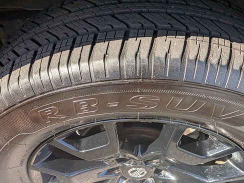 Used 2021 Nissan Frontier SV w/ Midnight Edition Floor Mats RWD image 13
