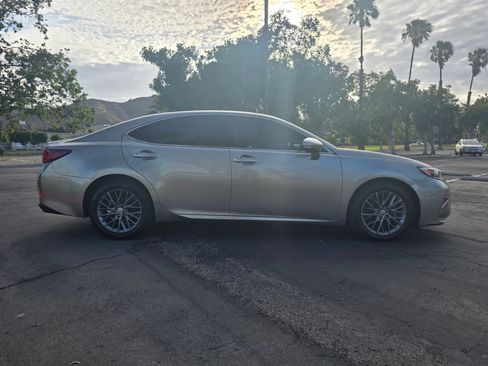 Used 2018 Lexus ES 350 w/ Navigation System Package FWD image 2
