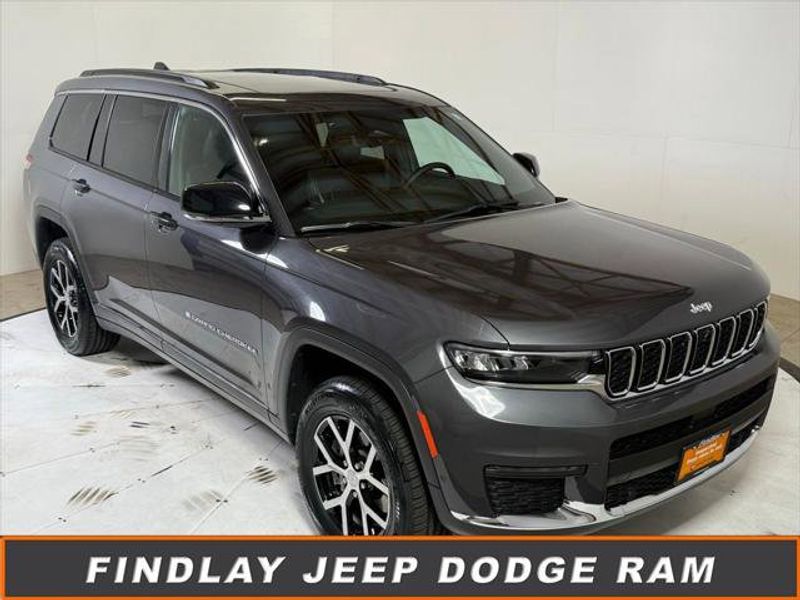 Certified 2024 Jeep Grand Cherokee L Limited w/ Luxury Tech Group II image 1