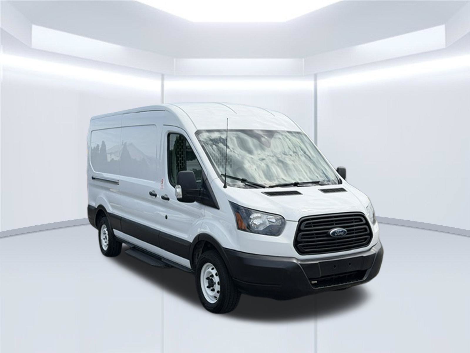 Used 2018 Ford Transit 150 148 Medium Roof RWD image 3