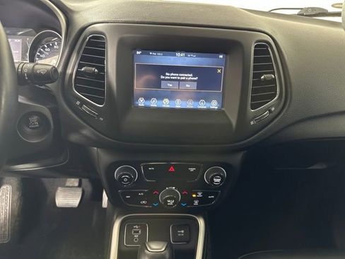 Used 2019 Jeep Compass Latitude image 21