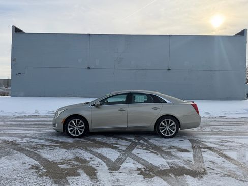 Used 2013 Cadillac XTS Premium image 4