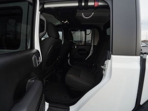 Used 2023 Jeep Gladiator Mojave w/ Trailer Tow Package image 15