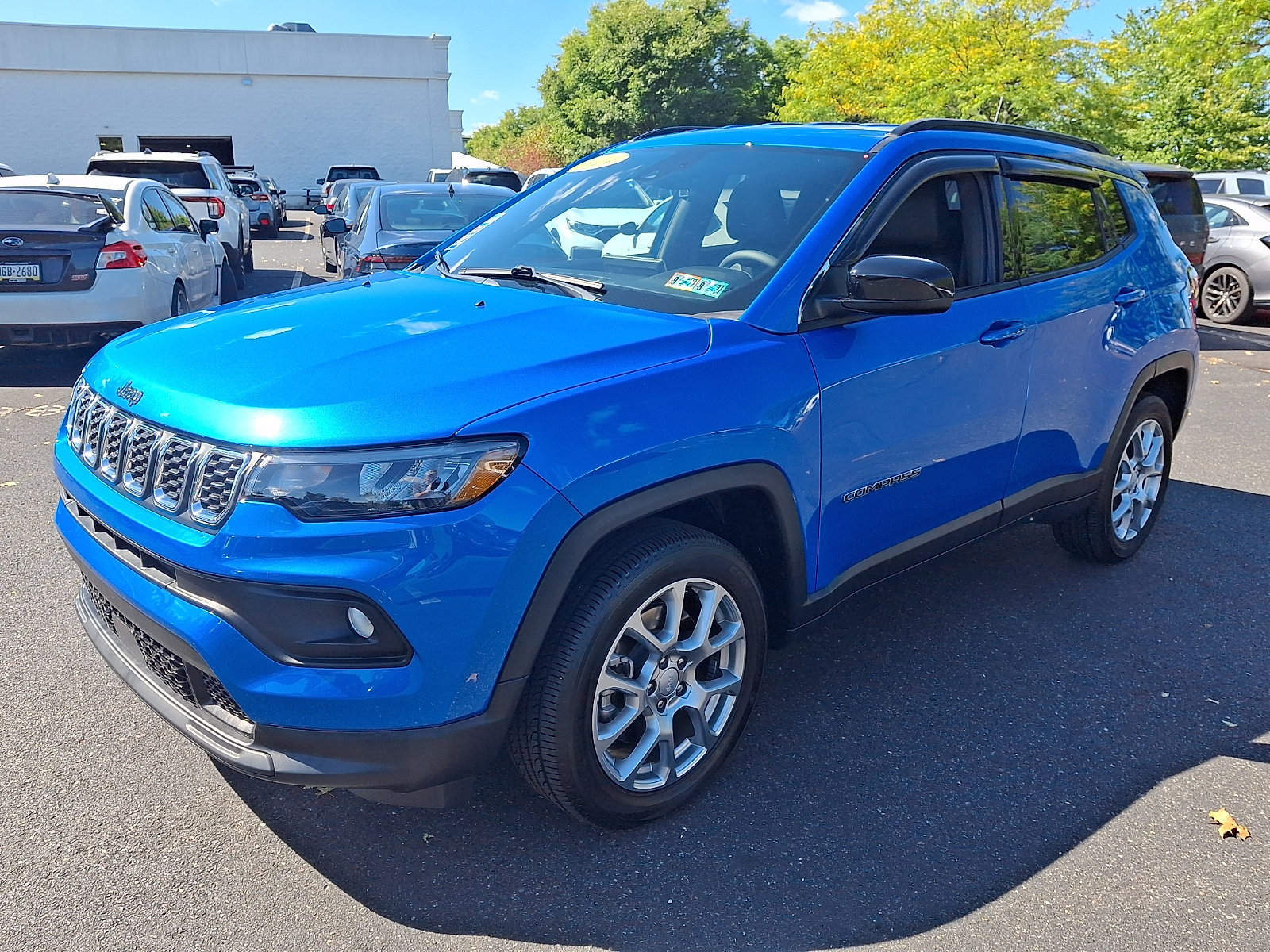 Used 2024 Jeep Compass Latitude AWD/4WD image 3