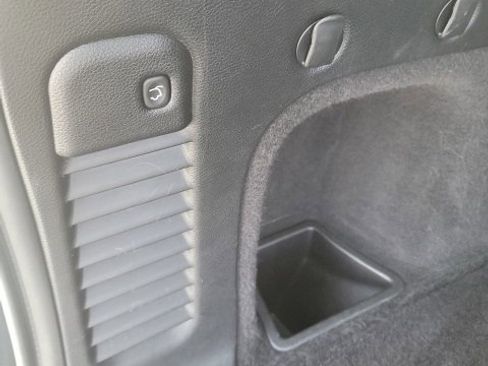 Used 2019 Jeep Grand Cherokee Laredo image 12