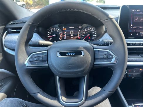 New 2025 Jeep Compass Latitude w/ Convenience Group image 33