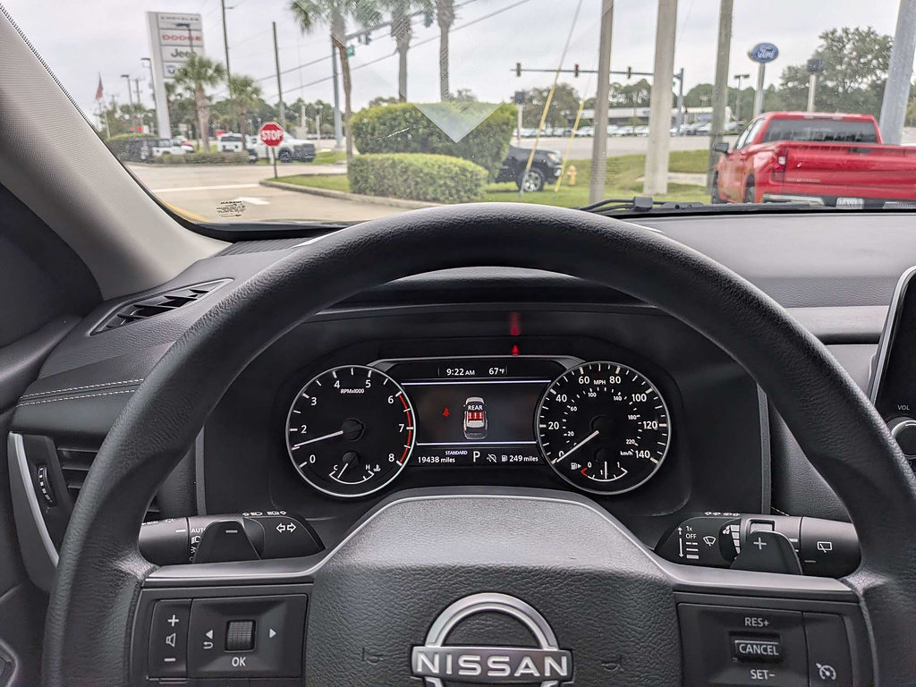 Used 2025 Nissan Rogue S FWD image 29