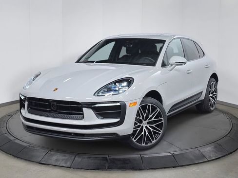 New 2026 Porsche Macan image 1